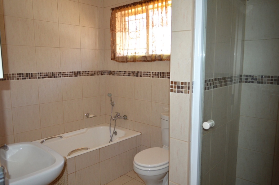 4 Bedroom Property for Sale in Flamwood North West
